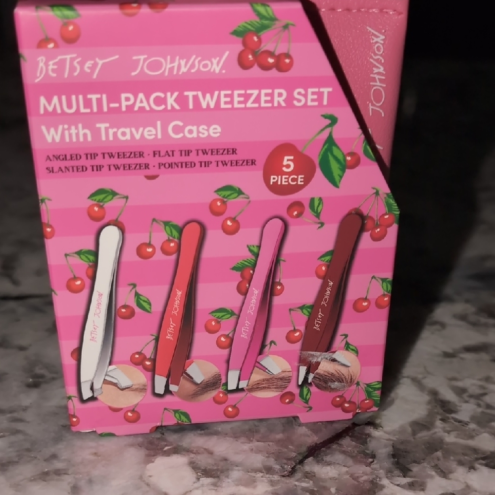 Betsey Johnson Multi-Pack Tweezer Set with Travel Case